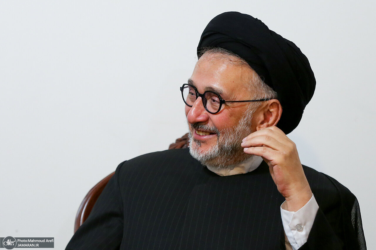 ابطحی: ظریف باید بابت این کابینه عذرخواهی کند