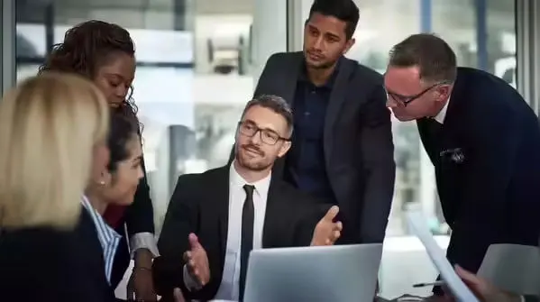 از کارمند معمولی تا مهره کلیدی: این ۵ روش را برای موفقیت امتحان کن