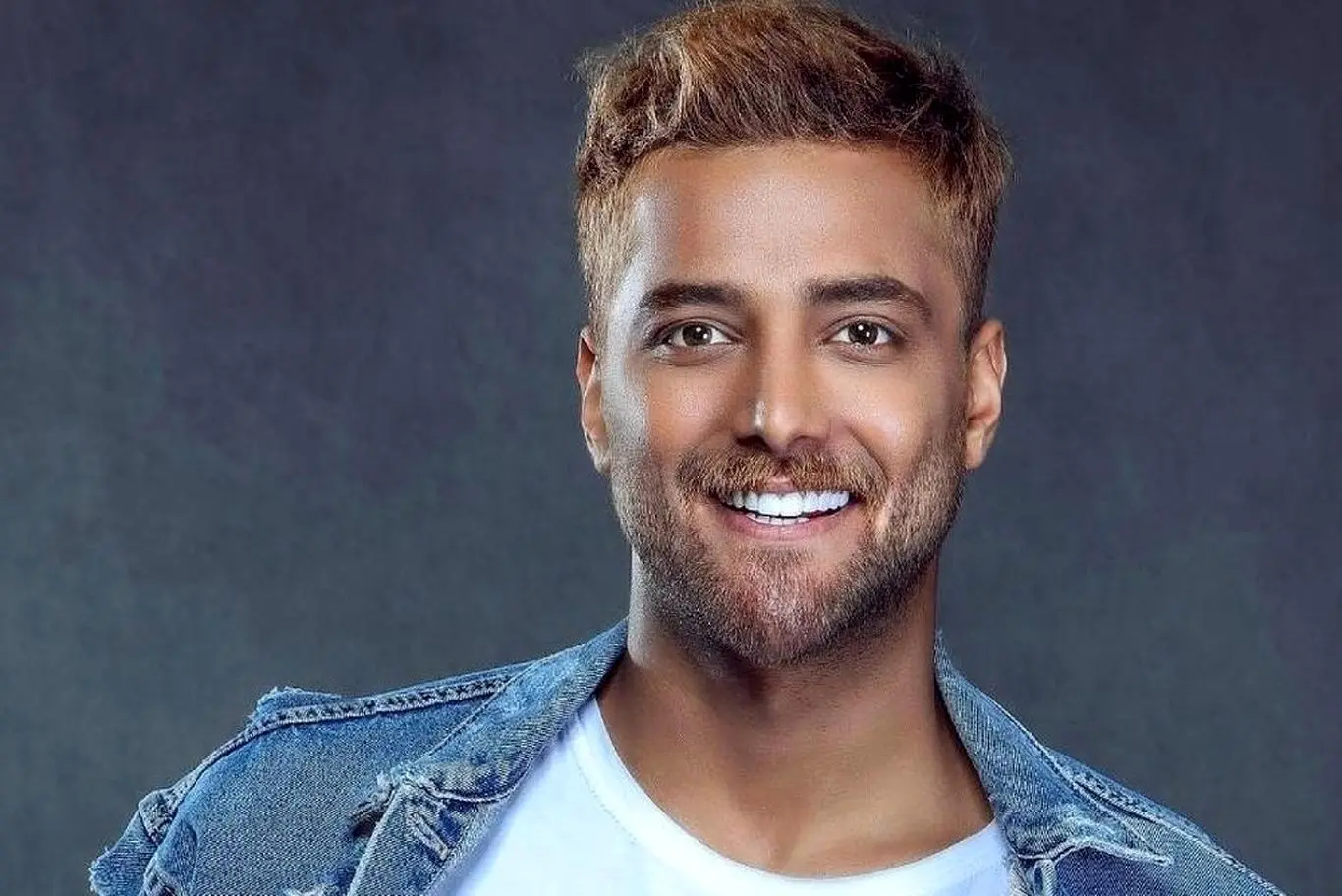 استایل خاص امیر مقاره همه نگاه‌ها را در اکران شاه‎ نقش گرفت + فیلم و عکس