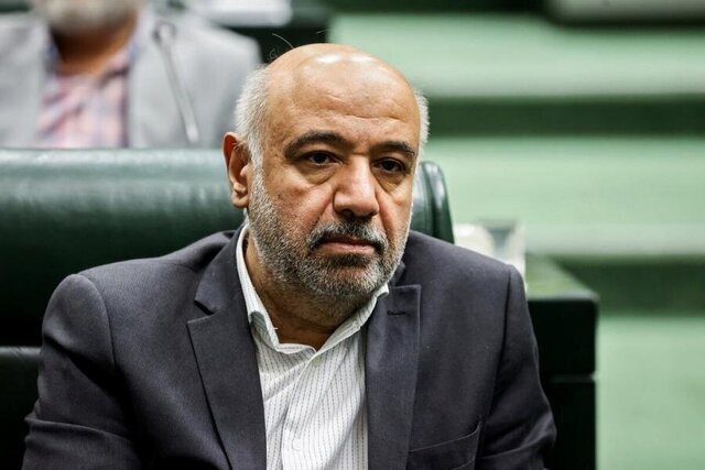 استیضاح برای وزیر رفاهِ ۳۰ میلیون تومانی/ انتصابات فامیلی و سیاسی‌کاری «میدری» روی میز هیئت‌رئیسه مجلس رفت