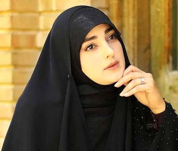 اشک‌های ستاره سادات قطبی؛ خاطره‌ای تلخ از دوران مدرسه+فیلم