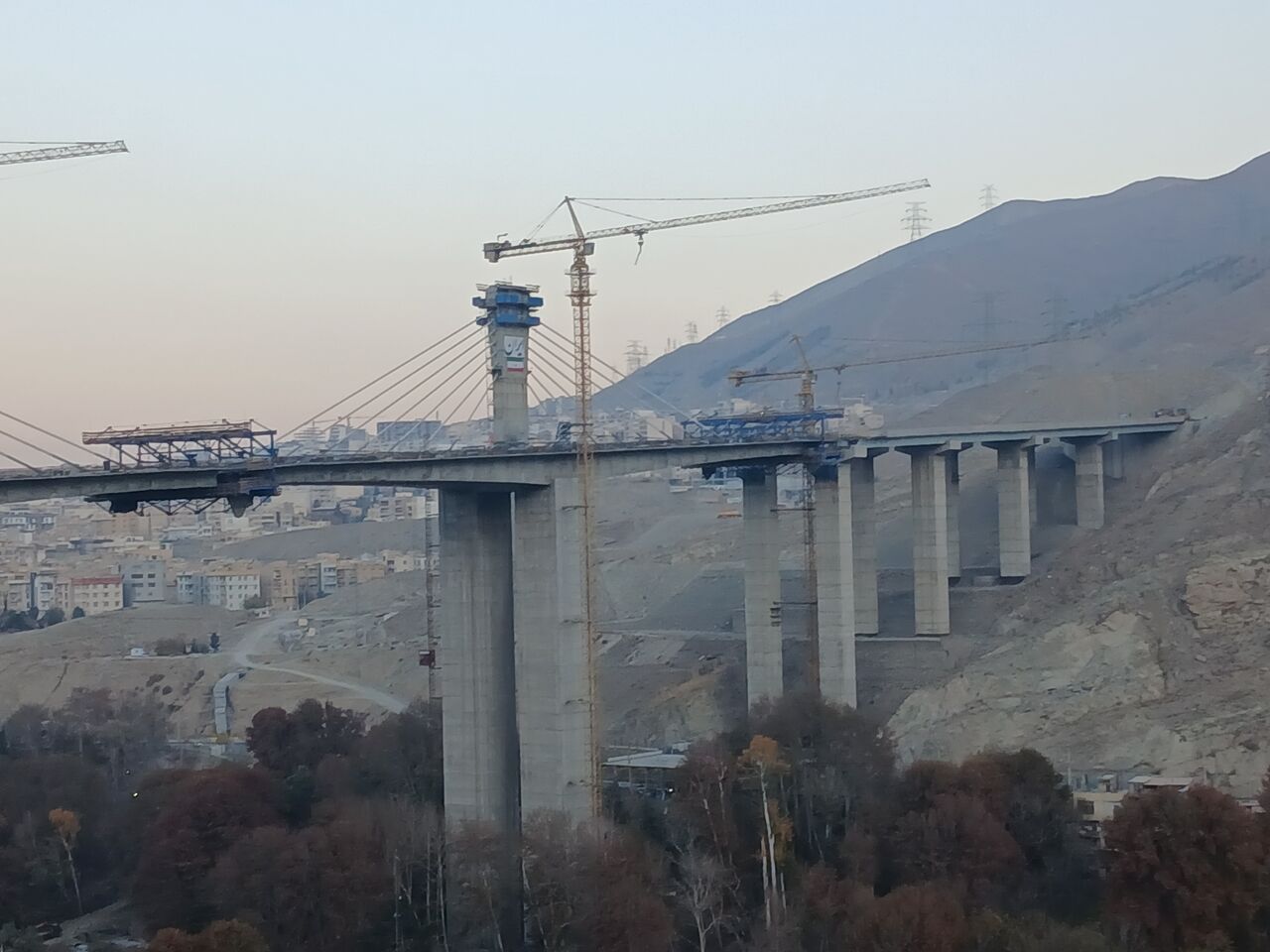 بازدید وزیر راه و شهرسازی از پروژه آزادراه شمالی کرج بازدید وزیر راه و شهرسازی از پروژه آزادراه شمالی کرج