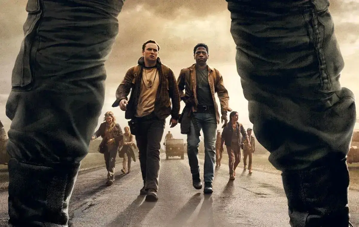 بررسی فیلم The Long Walk؛ روایت مکملی بر جهان هانگر گیمز بررسی فیلم The Long Walk؛ روایت مکملی بر جهان هانگر گیمز