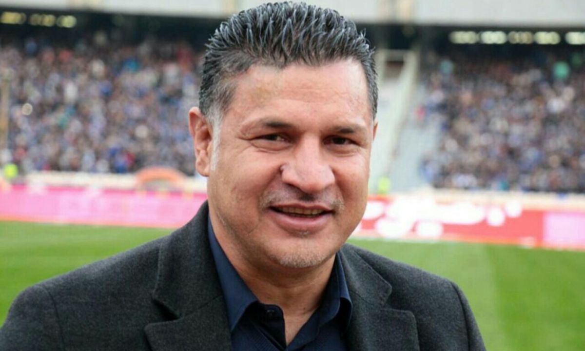 بوسه عجیب احمد ایراندوست بر گونه علی دایی+عکس