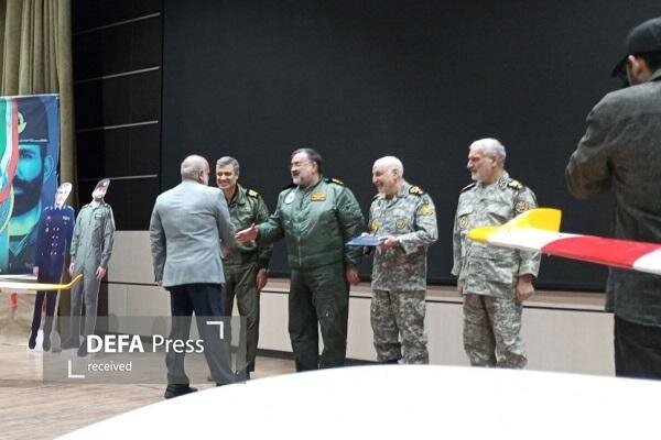 تجلیل از پیشکسوتان عملیات «مروارید» با حضور فرمانده نیروی هوایی ارتش و امیر سرتیپ آراسته تجلیل از پیشکسوتان عملیات «مروارید» با حضور فرمانده نیروی هوایی ارتش و امیر سرتیپ آراسته