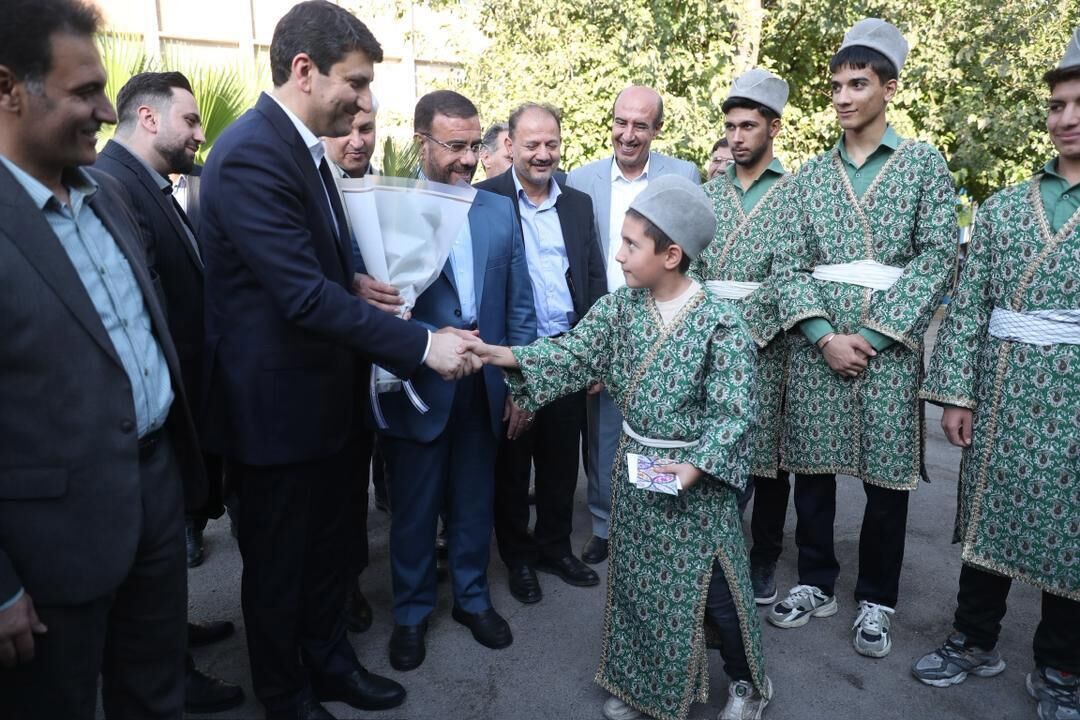 تحقق وعده وزیر ارتباطات کمتر از ۲ ماه؛ شبکه فیبرنوری به مدرسه عشایری فارس رسید تحقق وعده وزیر ارتباطات کمتر از ۲ ماه؛ شبکه فیبرنوری به مدرسه عشایری فارس رسید