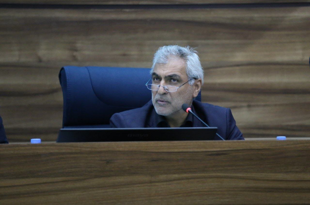 تشریح راه‌های رفع کسری بودجه؛ نفت ۶۰ دلاری را ۵۱ دلار فروختیم!