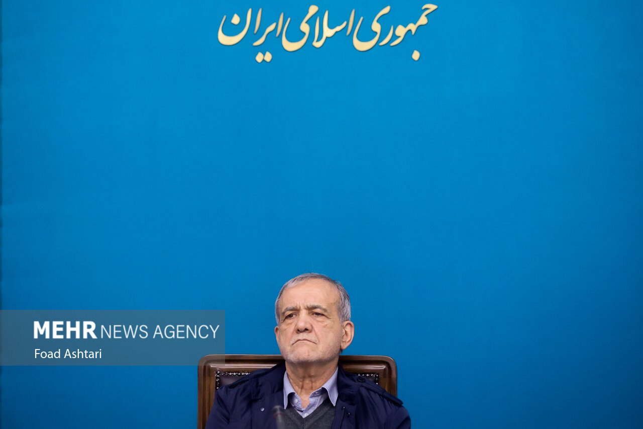 جلسه شورای عالی انقلاب فرهنگی