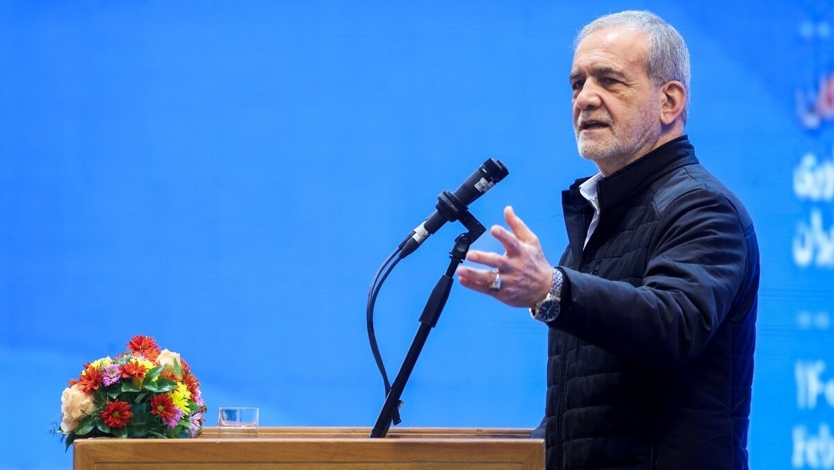 حمله تند روزنامه اصلاح طلب به پروژه وفاق پزشکیان/ دولت به آدمهای کاردان نیاز دارد و آدم کاردان را با وفاق منصوب نمی کنند حمله تند روزنامه اصلاح طلب به پروژه وفاق پزشکیان/ دولت به آدمهای کاردان نیاز دارد و آدم کاردان را با وفاق منصوب نمی کنند