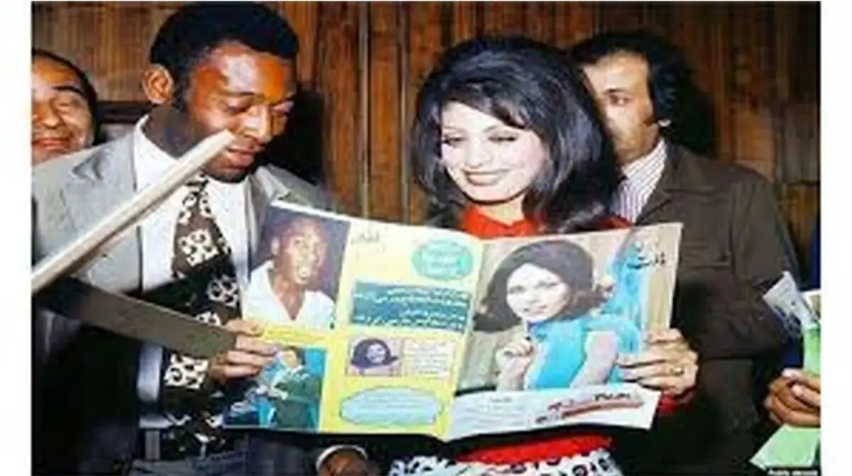 حمیرا در کنار پله در سفر این فوتبالیست به تهران در اردیبهشت سال ۵۱ حمیرا در کنار پله در سفر این فوتبالیست به تهران در اردیبهشت سال ۵۱