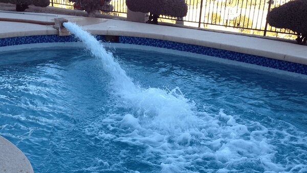 دزدی از آب آتش نشانی برای استخر! دزدی از آب آتش نشانی برای استخر!