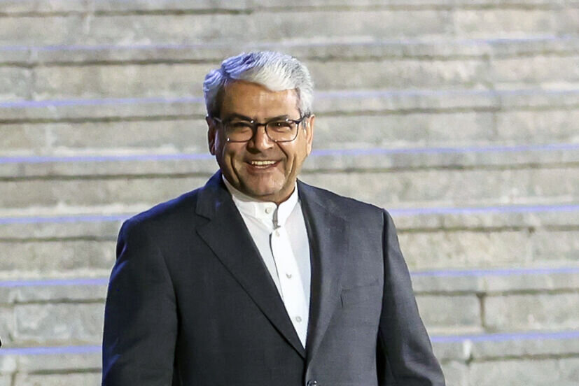 دولت چهاردهم به دنبال پیوند دانشگاه و حکمرانی / دبیر هیات دولت: از ظرفیت علمی دانشگاه آزاد در تصمیم‌سازی‌ها استفاده می‌کنیم