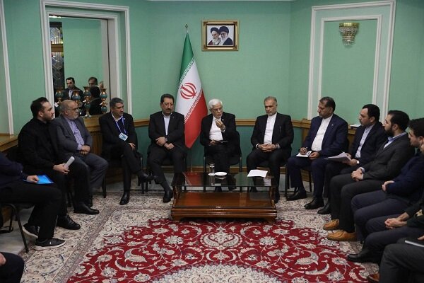 دیدار عارف با نمایندگان دانشجویان ایرانی  دانشگاه‌های روسیه