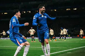 روباه بازیگوش، مهمان ناخوانده چلسی – بارسلونا شد/ویدیو