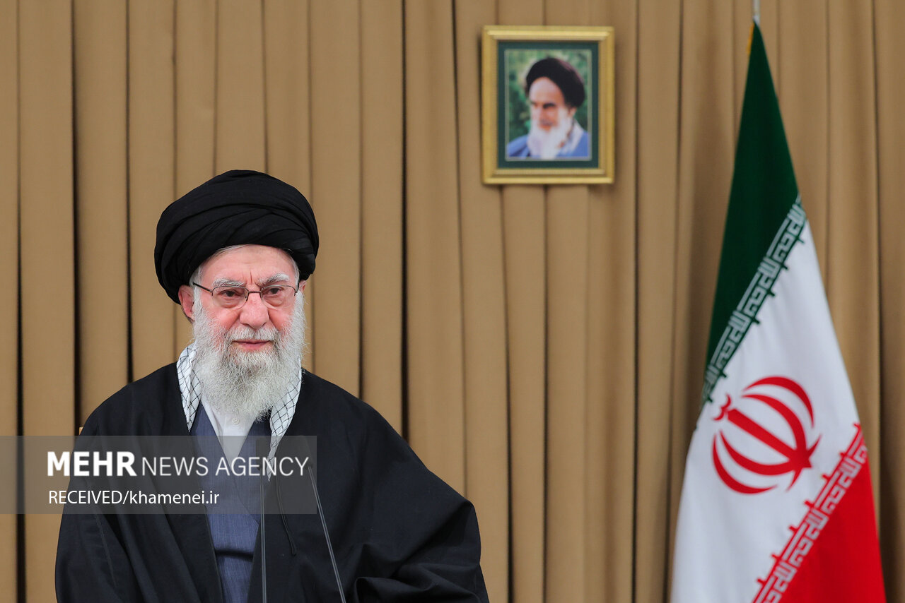 سخنرانی تلویزیونی رهبر معظم انقلاب اسلامی خطاب به ملت ایران سخنرانی تلویزیونی رهبر معظم انقلاب اسلامی خطاب به ملت ایران