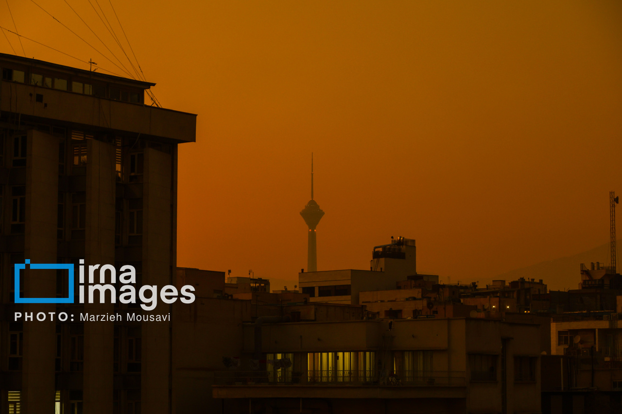 شاخص آلودگی هوا در کلانشهرها به آستانه خطر رسید شاخص آلودگی هوا در کلانشهرها به آستانه خطر رسید