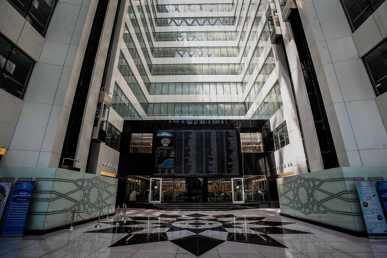 شاخص بورس وارد کانال ۳.۳ میلیون واحد شد شاخص بورس وارد کانال ۳.۳ میلیون واحد شد