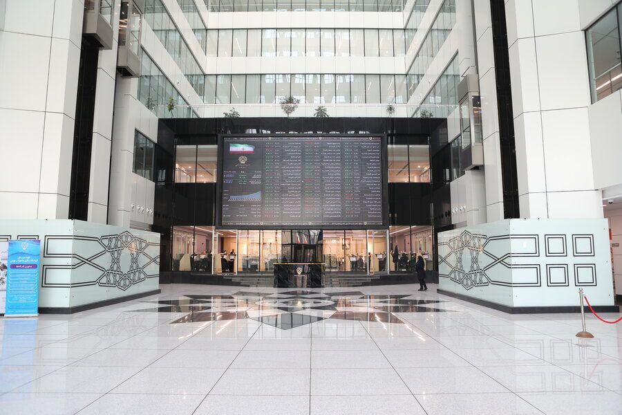 شاخص بورس با رشد ۱۰ هزار واحدی در آستانه رکوردزنی تاریخی قرار گرفت