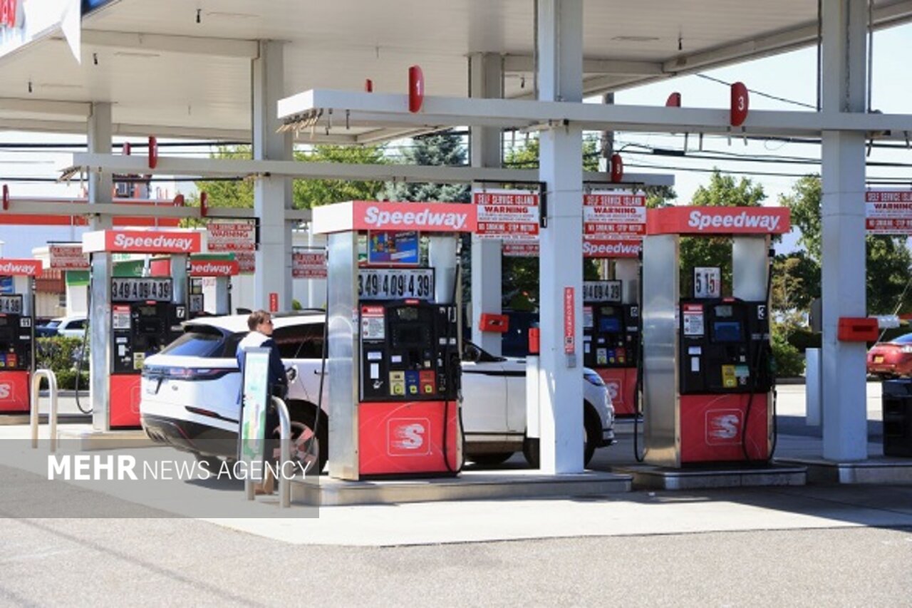 سخنگوی صنف جایگاه‌داران: تبخیر بنزین دو برابر استاندارد است