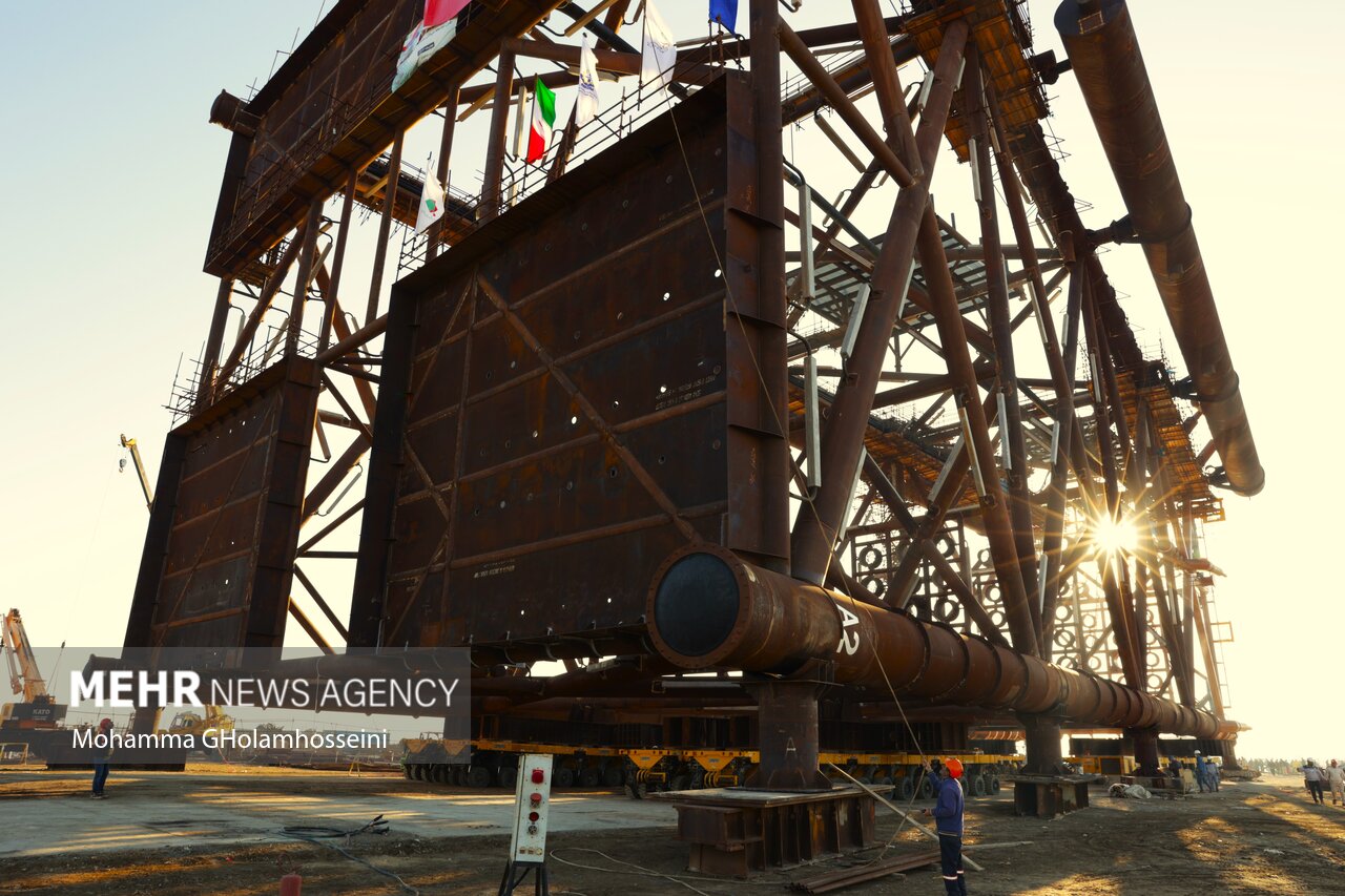 شمارش معکوس برای نصب جکت در میدان مشترک فرزاد