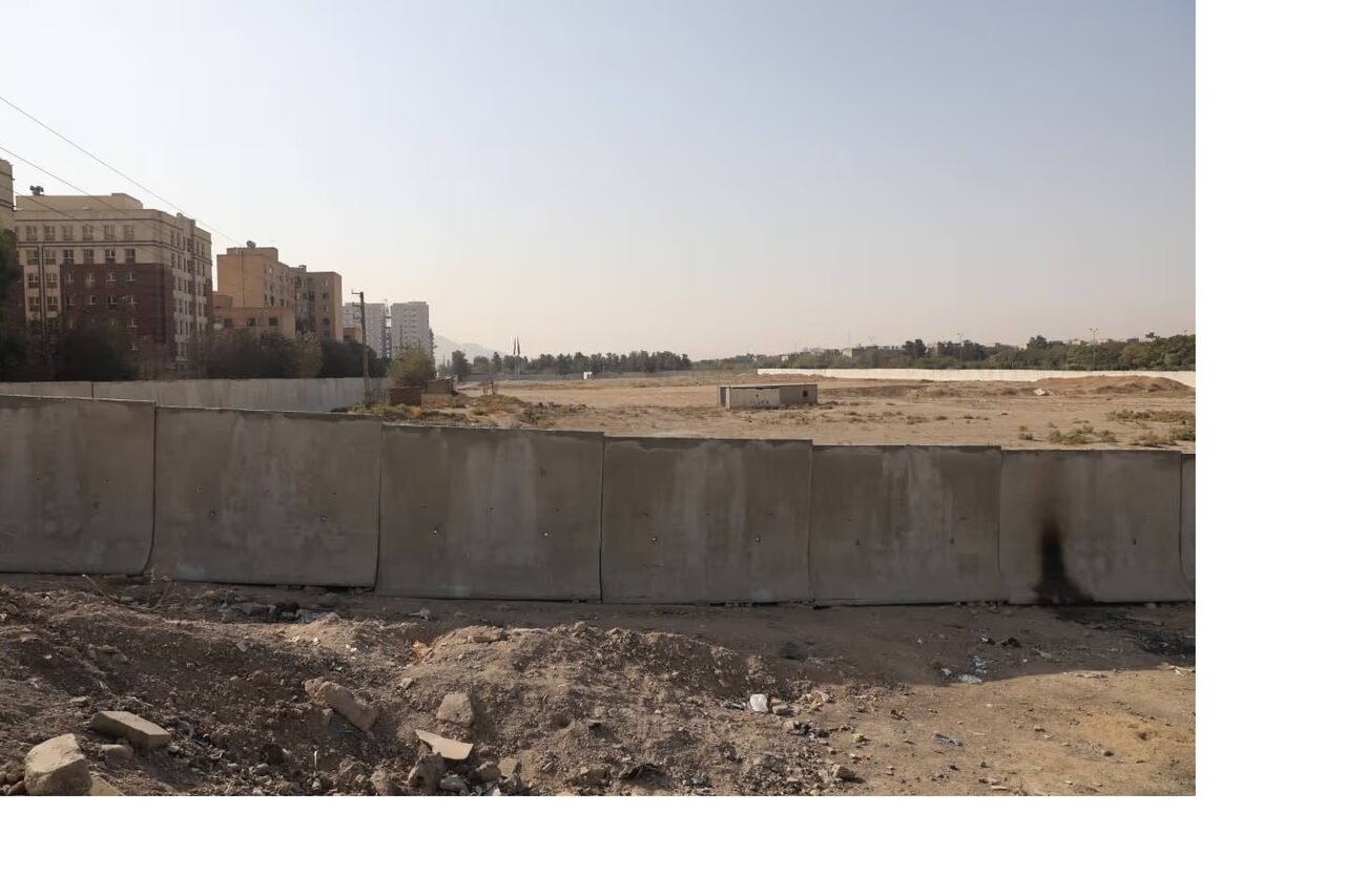 شهرکی میان سه بزرگراه/ ۲۶ سال پس از ساخت، هنوز بسیاری از واحدهای مسکونی پایانکار و سند رسمی ندارند شهرکی میان سه بزرگراه/ ۲۶ سال پس از ساخت، هنوز بسیاری از واحدهای مسکونی پایانکار و سند رسمی ندارند