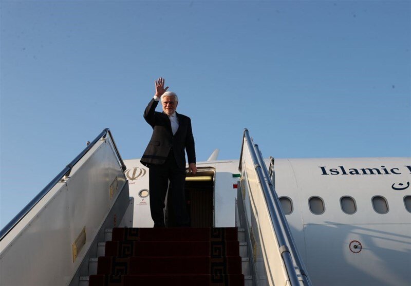 عارف تهران را به مقصد مسکو ترک کرد