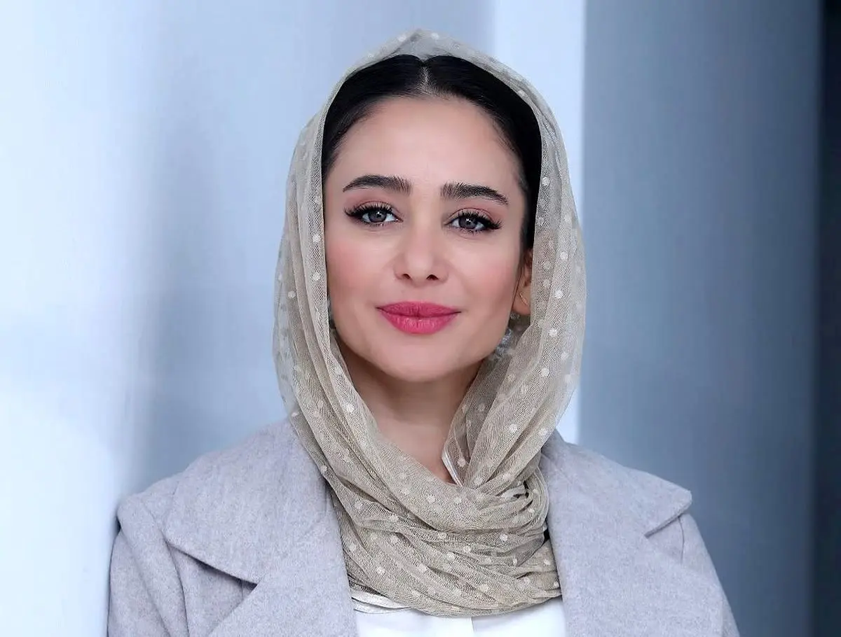 عکس جذاب الناز حبیبی با ژست هنری