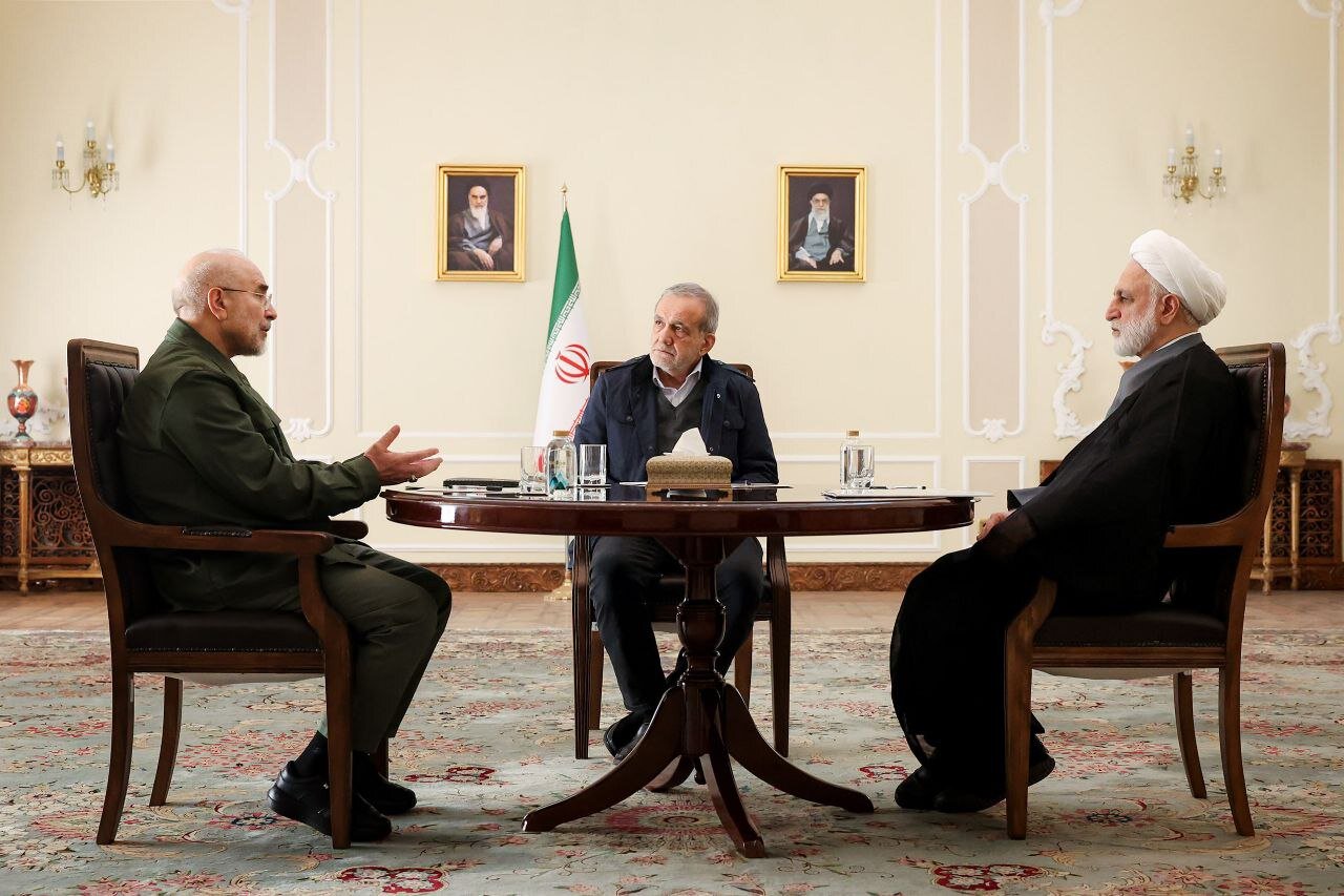 عکس خاص از نشست مشترک سران قوا + تصویر