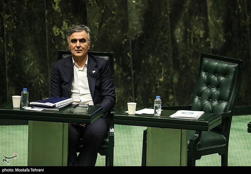 فرزین: روش کنونی تأمین مالی کشور مانع رسیدن به اهداف برنامه میشود – تسنیم فرزین: روش کنونی تأمین مالی کشور مانع رسیدن به اهداف برنامه میشود – تسنیم