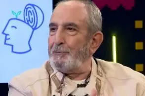 فرهاد آئیش: ترامپ همه چیز را در آمریکا خراب کرده!/ویدیو فرهاد آئیش: ترامپ همه چیز را در آمریکا خراب کرده!/ویدیو