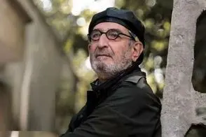 فرهاد آئیش: مثل عقده‌ای‌ها فامیلی‌ام را تغییر دادم!/ویدیو