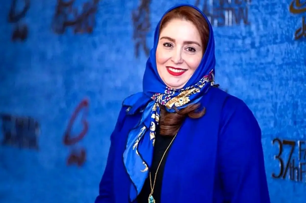 قاب دوستانه ژاله صامتی و فرناز رهنما در یکی از کافه های شهر