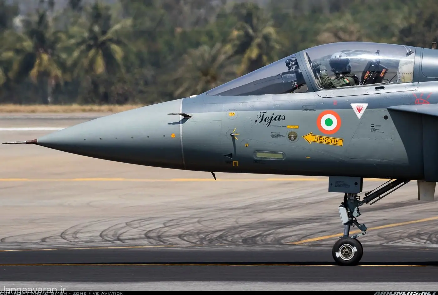 لحظاتی هولناک از سقوط جنگنده هندی حین اجرای نمایش + فیلم لحظاتی هولناک از سقوط جنگنده هندی حین اجرای نمایش + فیلم