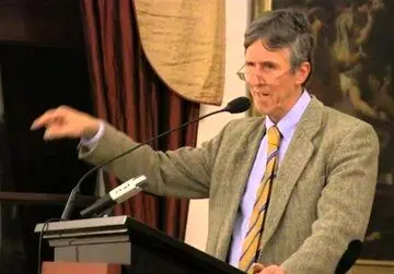 مایکل جونز: رواج بی حجابی در ایران، نقشه سازمان سیا است