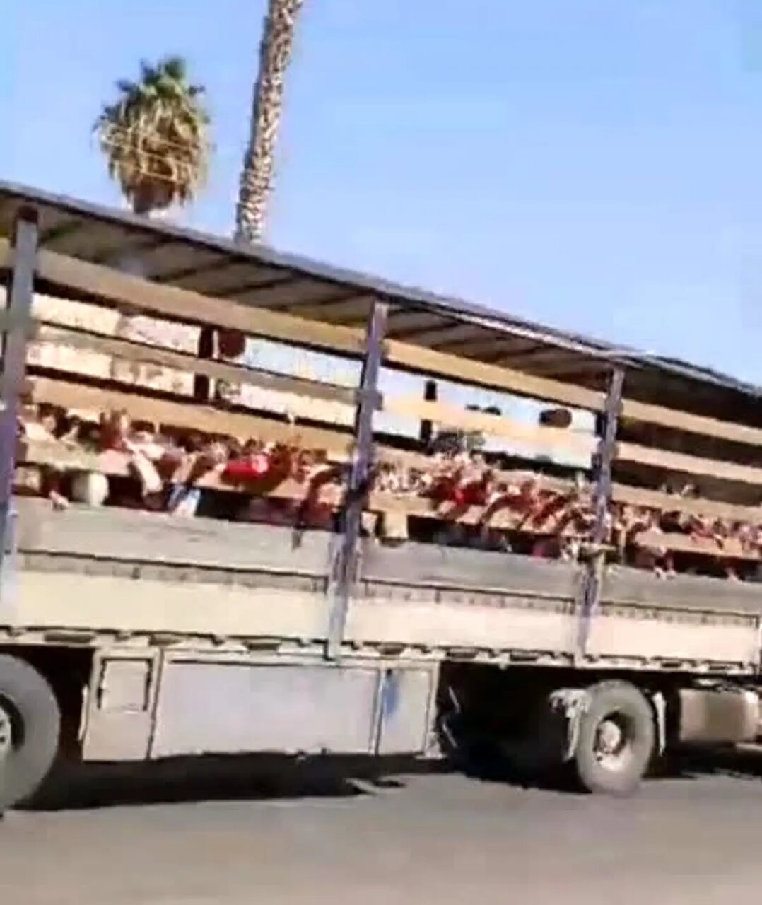 مدیر یک مدرسه در جهرم برکنار شد/ عکس