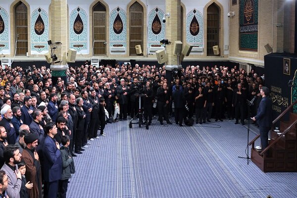مراسم عزاداری شب شهادت حضرت زهرا (س) در حسینیه امام خمینی (ره) مراسم عزاداری شب شهادت حضرت زهرا (س) در حسینیه امام خمینی (ره)