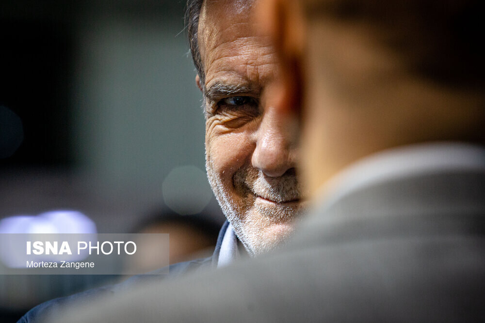 مسعود پزشکیان؛ رئیس‌جمهور، سخنگوی دوم دولت و یا منتقد دولت؟/ صداقتی که خود به بحران تبدیل شد