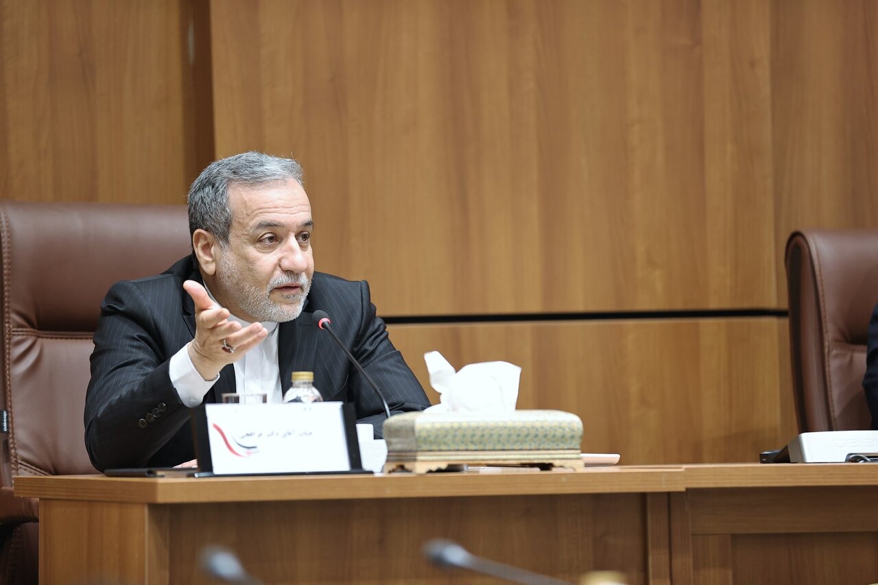 مطالبات عراقچی از جامعه جهانی برای احقاق حقوق قربانیان تسلیحات شیمیایی مطالبات عراقچی از جامعه جهانی برای احقاق حقوق قربانیان تسلیحات شیمیایی