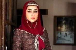 میترا رفیع مشکی‌پوش شد