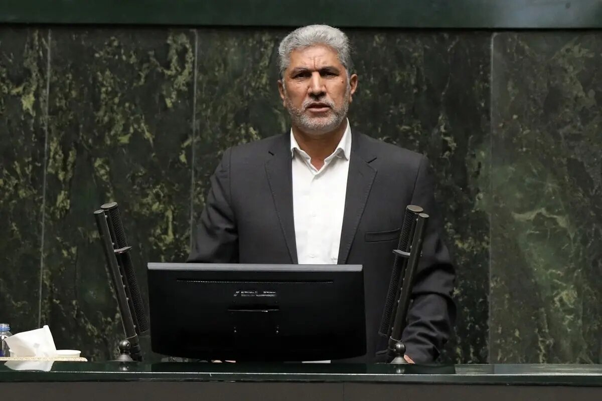 نماینده مجلس به پزشکیان: هنوز کالابرگ را اجرا نکردید، در حال گران کردن برق، آب، گاز و بنزین هستید/۲۹درصد از آنهایی که خودرو دارند، برای امرار معاش است نماینده مجلس به پزشکیان: هنوز کالابرگ را اجرا نکردید، در حال گران کردن برق، آب، گاز و بنزین هستید/۲۹درصد از آنهایی که خودرو دارند، برای امرار معاش است