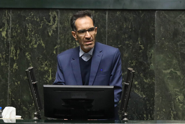 نماینده مجلس: خوش‌بینی بیش از، حد ممکن است حاشیه امنی برای برخی مسئولان اجرایی ایجاد کرده باشد/ فرمایشات حضرت آقا تکلیف را روشن کرده است