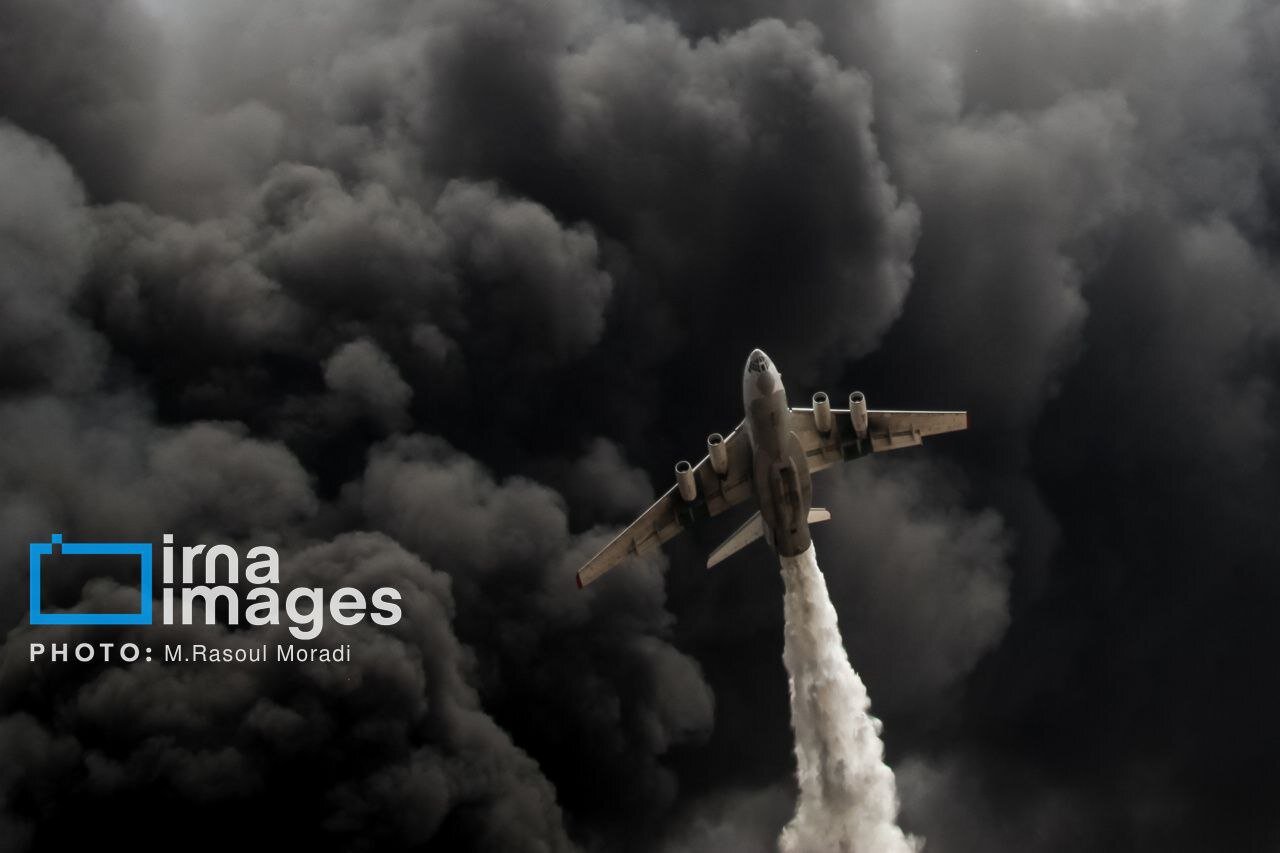 هواپیمای آب‌پاش از ترکیه رسید