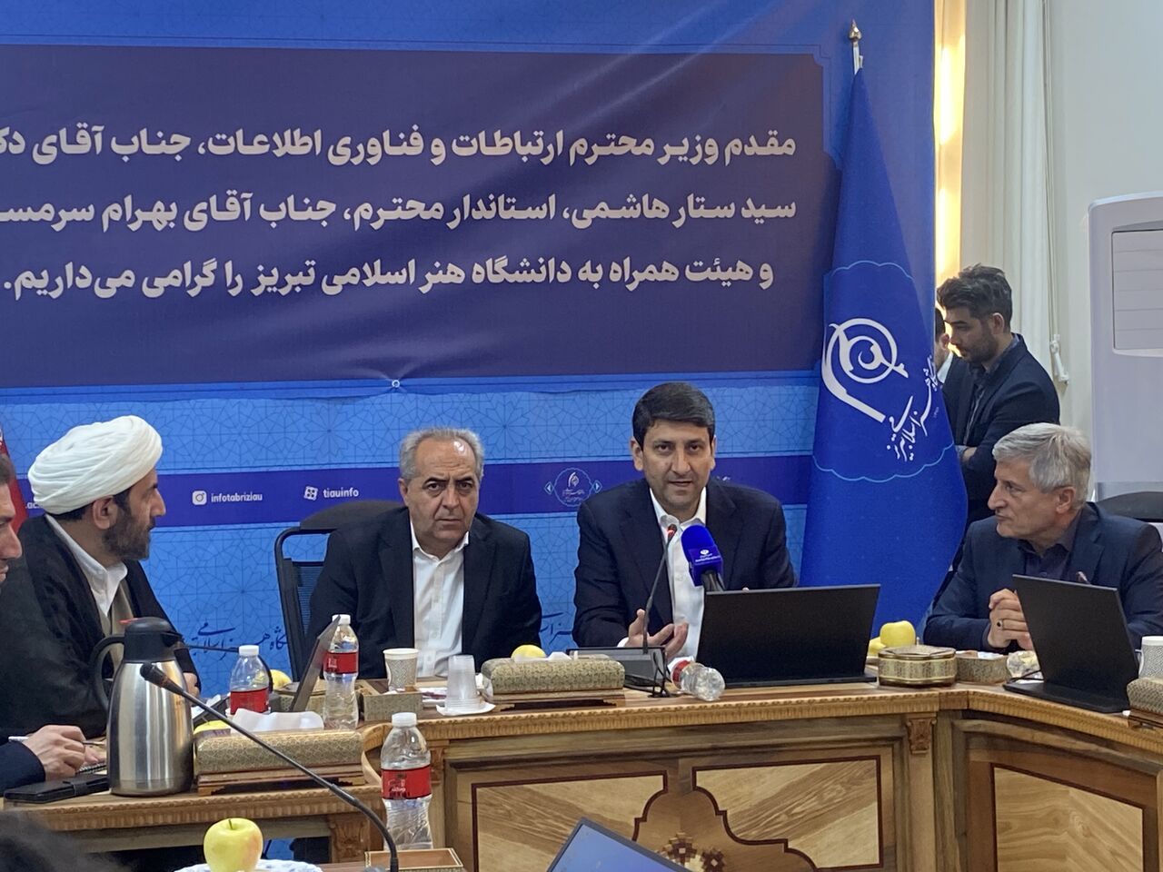 وزیر ارتباطات: تولیدکننده های محتوا در درآمد اپراتورها شریک می‌شوند