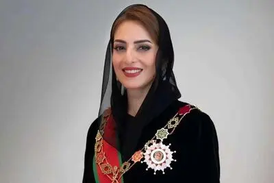 وقتی سلطان بالاترین نشان را به همسرش اعطا کرد+عکس