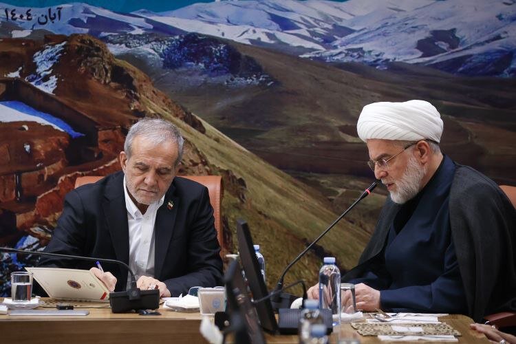پزشکیان: نخستین گام برای اصلاح امور ایجاد وحدت و انسجام است پزشکیان: نخستین گام برای اصلاح امور ایجاد وحدت و انسجام است