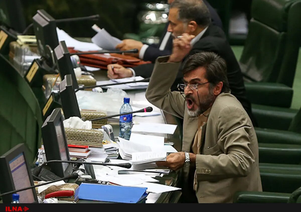 کوچک زاده برخی رسانه‌ها را به«ترویج هرزگی» متهم کرد / پزشکیان برخورد کند!