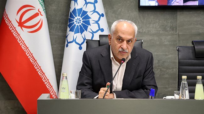 گلایه کاشفی درباره خروجی اولین نشست کمیته مشترک اتاق ایران و بانک مرکزی / قول‌هایی می‌دهند ولی در عمل اتفاقی نمی‌افتد