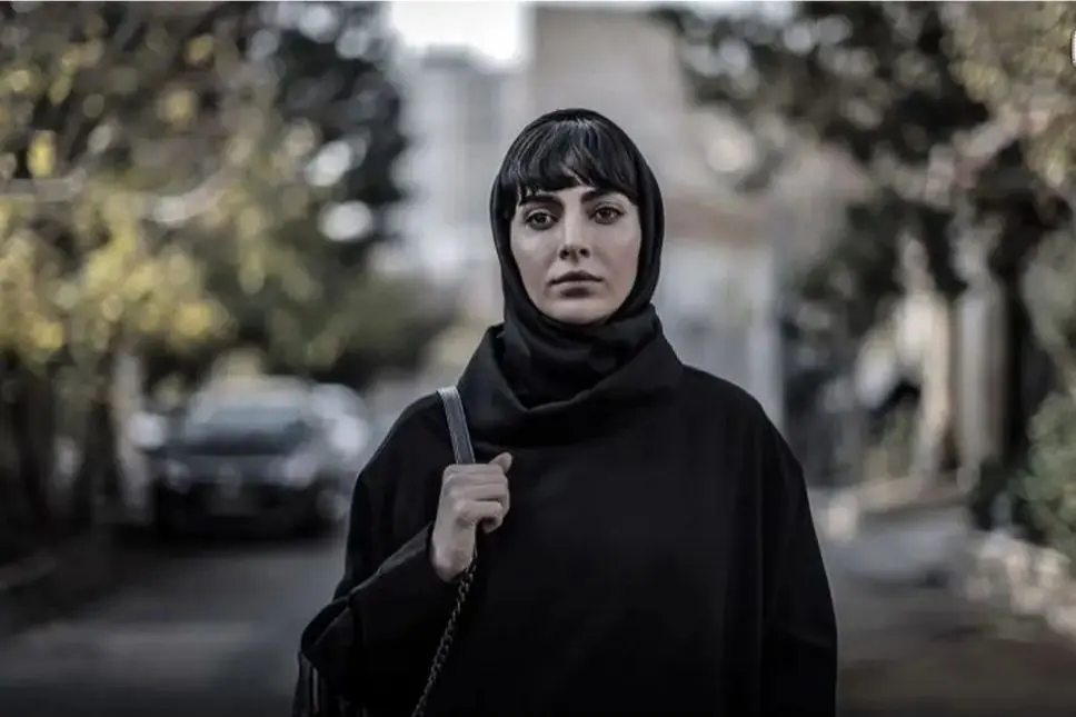 استایل شیک و قرمز مهشید جوادی غوغا کرد استایل شیک و قرمز مهشید جوادی غوغا کرد
