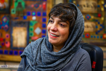 الیکا عبدالرزاقی: من در نوجوونی به ابروهام معروف بودم+فیلم