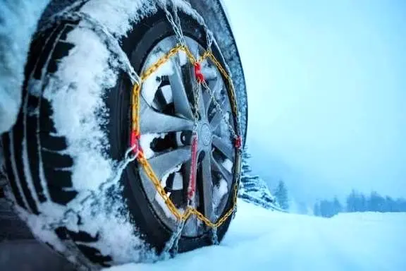 با این ترفندها زنجیر چرخ اتومبیل را ایمن تر نصب کنید+تصاویر